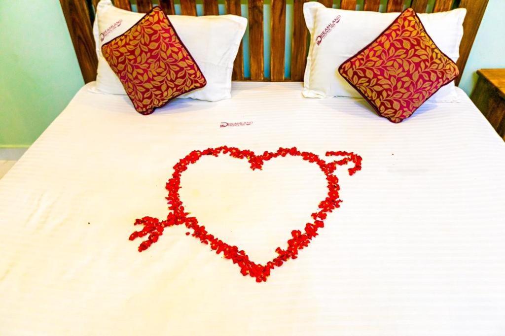 Appartamento Dreamland Retreat With Swimming Pool Kottakuppam Esterno foto